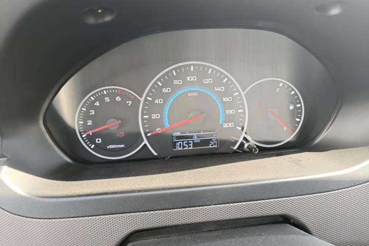 Used Wuling Rongguang New Truck 2023 1.5L Double-Cab Basic Version LAR Instrument Cluster