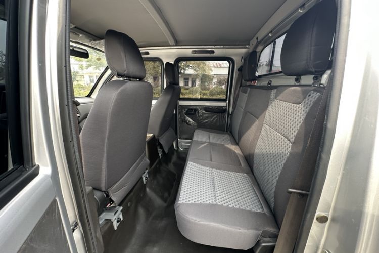 Used Wuling Rongguang New Truck 2023 1.5L Double-Cab Basic Version LAR Interior 2