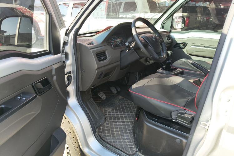 Used Wuling Rongguang New Truck 2023 1.5L Double-Cab Extended-Size Standard Version LAR Interior 3