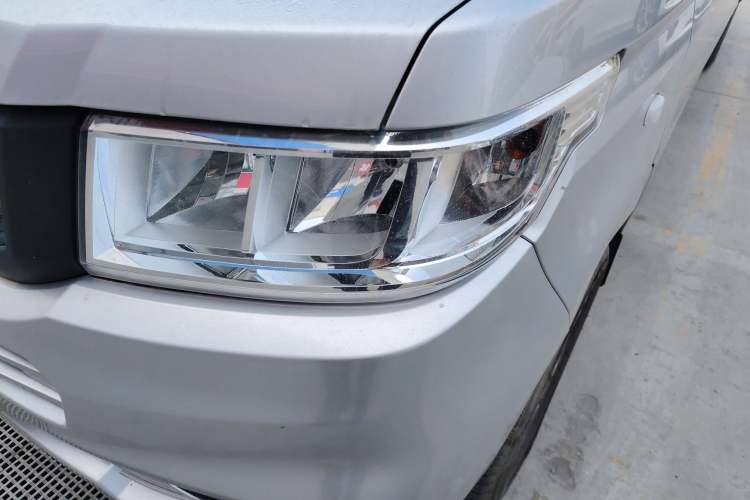 Used Wuling Rongguang New Truck 2023 1.5L Single-Row Base Version LAR Left Front Headlight