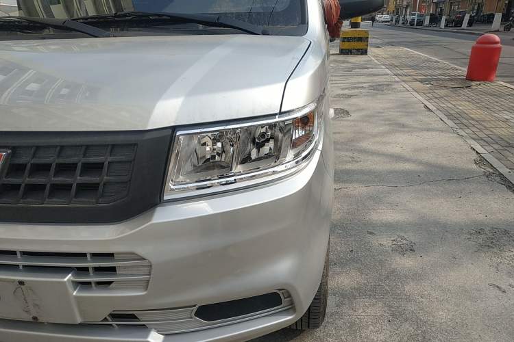 Used Wuling Rongguang New Truck 2023 1.5L Double-Cab Basic Version LAR Left Front Headlight