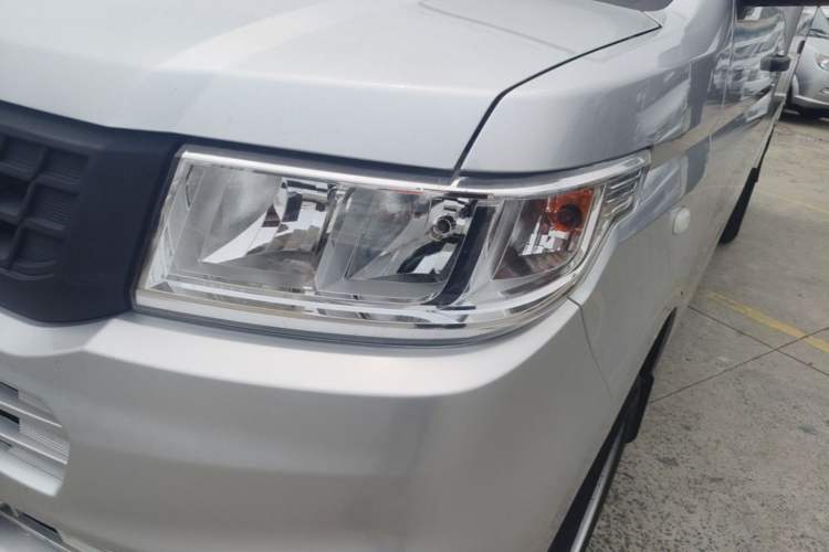 Used Wuling Rongguang New Truck 2023 1.5L Single-Row Extended Version Base Model LAR Left Front Headlight