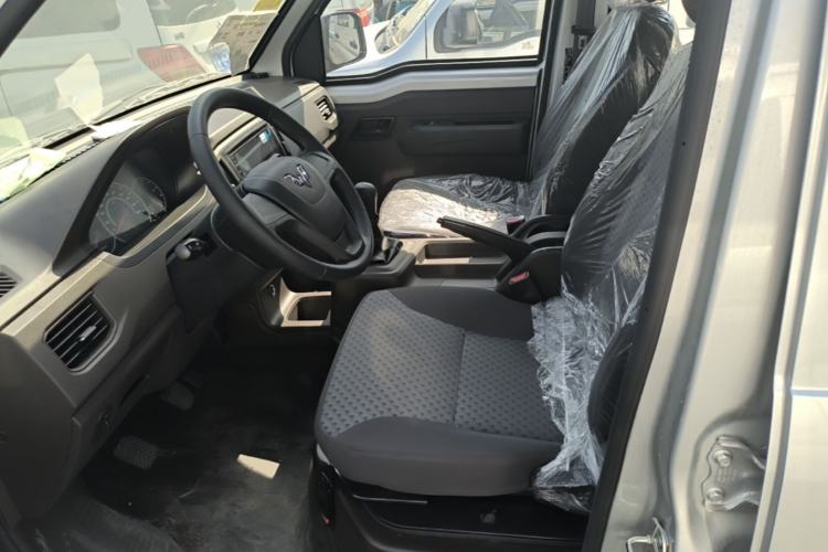 Used Wuling Rongguang New Truck 2023 1.5L Double-Cab Basic Version LAR Left Front Seat