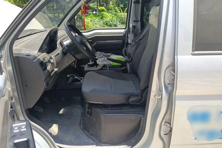Used Wuling Rongguang New Truck 2023 2.0L Double-Cab Extended-Size Base Version LJM20B Left Front Seat