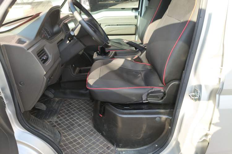 Used Wuling Rongguang New Truck 2023 1.5L Double-Cab Extended-Size Standard Version LAR Left Front Seat