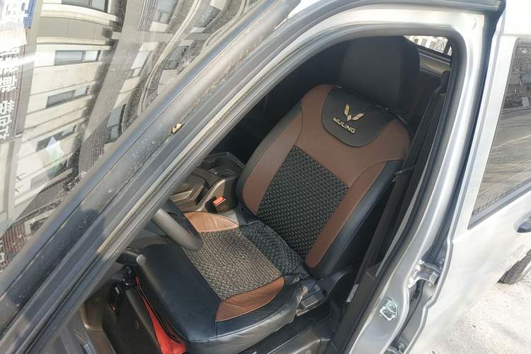 Used Wuling Rongguang New Truck 2023 1.5L Double-Cab Basic Version LAR Left Front Seat