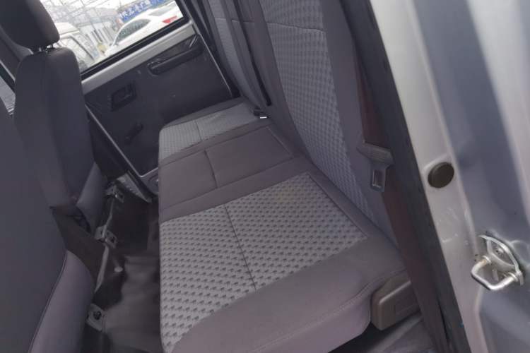 Used Wuling Rongguang New Truck 2023 1.5L Double-Cab Extended-Size Standard Version LAR Left Rear Seat