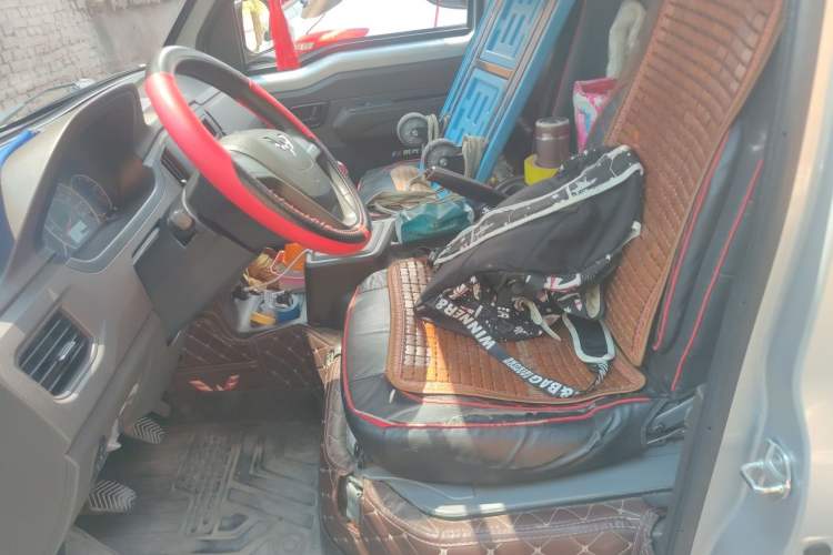 Used Wuling Rongguang New Truck 2023 1.5L Single-Row Base Version LAR Left Rear Seat