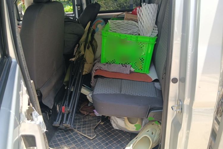 Used Wuling Rongguang New Truck 2023 2.0L Double-Cab Extended-Size Base Version LJM20B Left Rear Seat