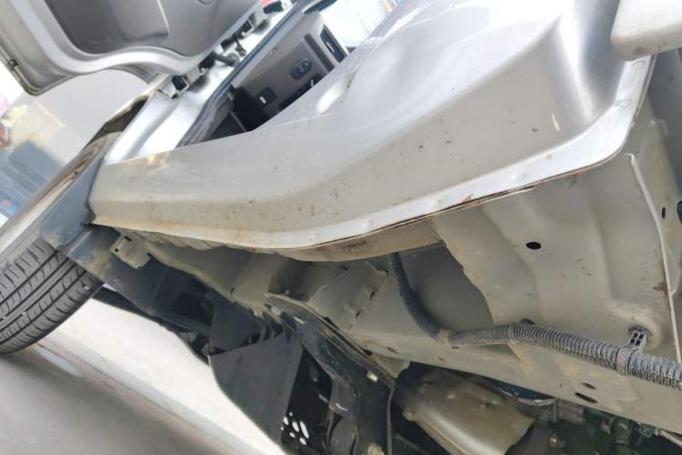 Used Wuling Rongguang New Truck 2023 1.5L Single-Row Base Version LAR Left Side Sill