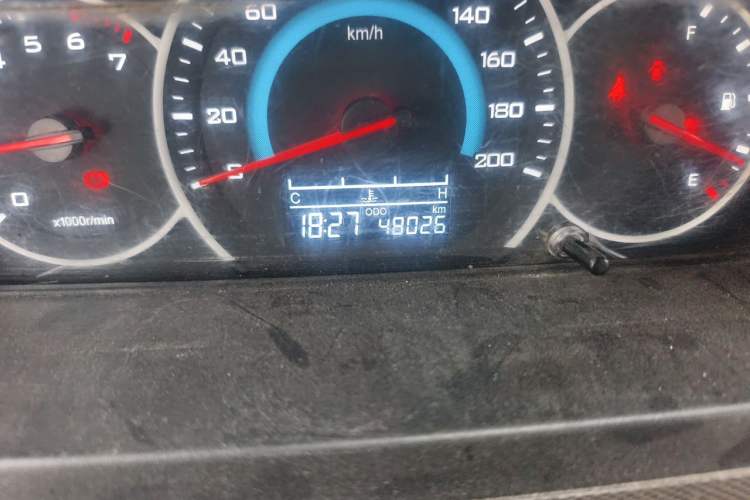 Used Wuling Rongguang New Truck 2023 2.0L Double-Cab with Dual Rear Wheels Comfort Version LJM20B Odometer Close Up