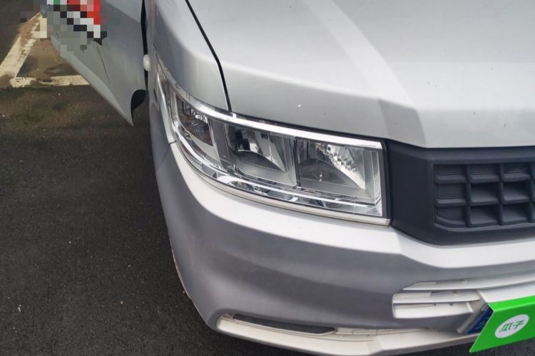 Used Wuling Rongguang New Truck 2023 1.5L Double-Cab Extended-Size Standard Version LAR Right Front Headlight