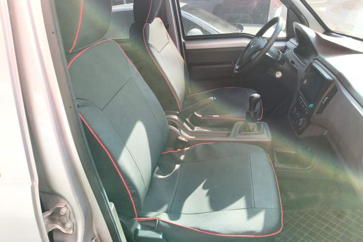 Used Wuling Rongguang New Truck 2023 1.5L Double-Cab Extended-Size Standard Version LAR Right Front Seat