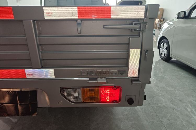 Used Wuling Rongguang New Truck 2023 1.5L Single-Row Extended Version Standard LAR Right Rear Taillight
