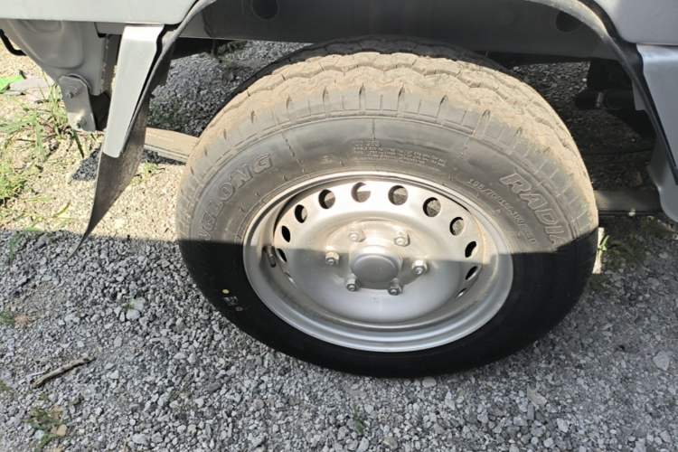Used Wuling Rongguang New Truck 2023 1.5L Double-Cab Basic Version LAR Right Rear Wheel Hub
