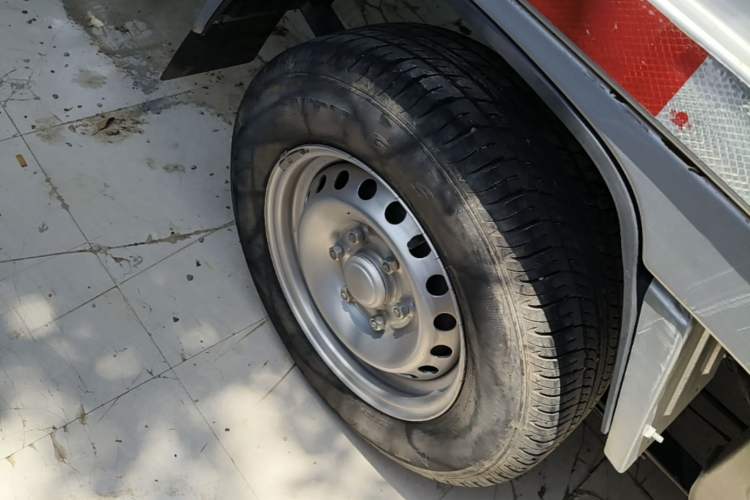Used Wuling Rongguang New Truck 2023 1.5L Single-Row Extended Version Standard LAR Right Rear Wheel Hub