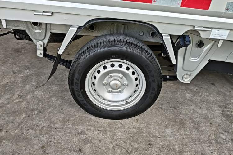 Used Wuling Rongguang New Truck 2023 1.5L Double-Cab Basic Version LAR Right Rear Wheel Hub