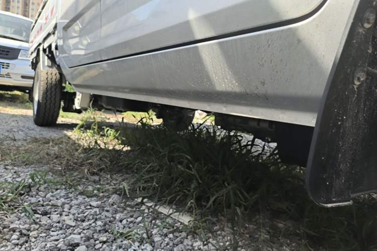 Used Wuling Rongguang New Truck 2023 1.5L Double-Cab Basic Version LAR Right Side Sill