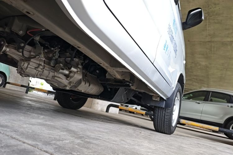 Used Wuling Rongguang New Truck 2023 1.5L Double-Cab Basic Version LAR Right Side Sill