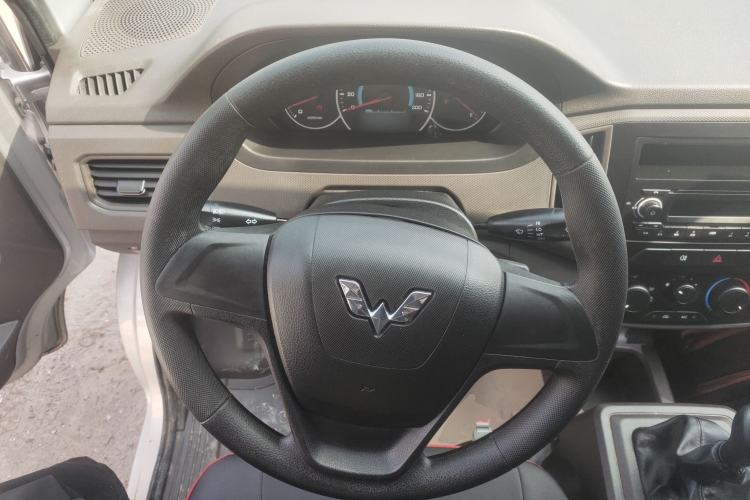 Used Wuling Rongguang New Truck 2023 1.5L Single-Row Base Version LAR Steering Wheel