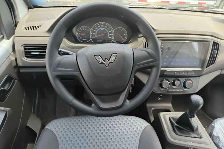Used Wuling Rongguang New Truck 2023 1.5L Double-Cab Basic Version LAR Steering Wheel