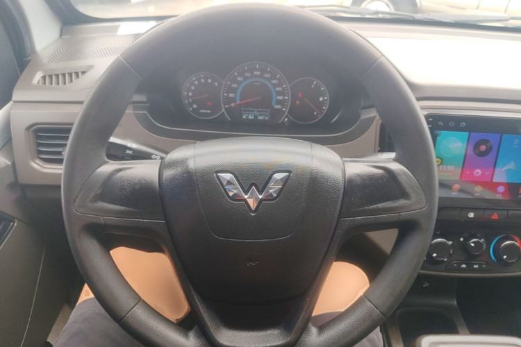 Used Wuling Rongguang New Truck 2023 1.5L Single-Row Extended Version Base Model LAR Steering Wheel