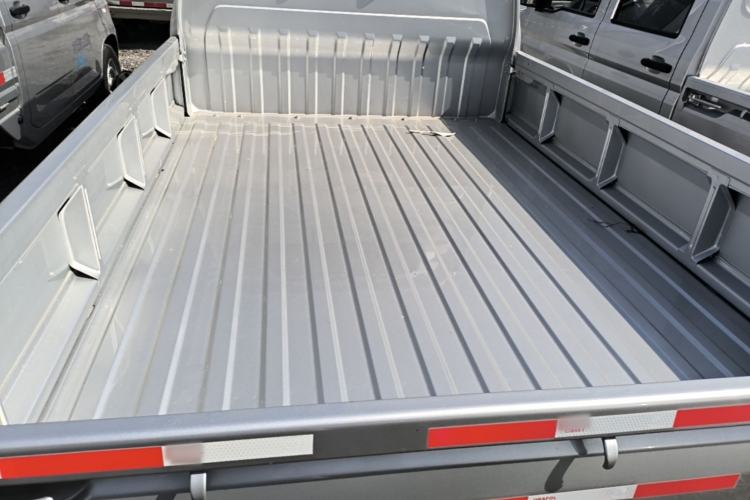 Used Wuling Rongguang New Truck 2023 1.5L Double-Cab Basic Version LAR Trunk