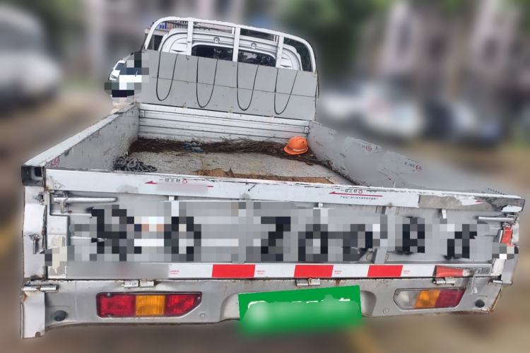Used Wuling Rongguang New Truck 2023 2.0L Double-Cab with Dual Rear Wheels Comfort Version LJM20B Trunk