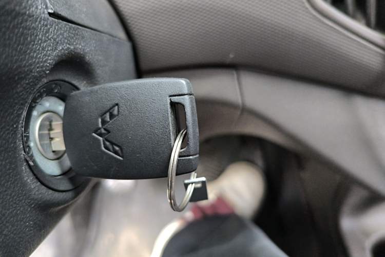 Used Wuling Rongguang New Truck 2023 1.5L Double-Cab Basic Version LAR Vehicle Key