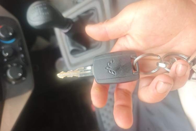 Used Wuling Rongguang New Truck 2023 1.5L Double-Cab Extended-Size Standard Version LAR Vehicle Key