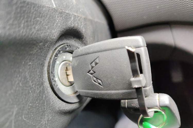 Used Wuling Rongguang New Truck 2023 1.5L Single-Row Base Version LAR Vehicle Key