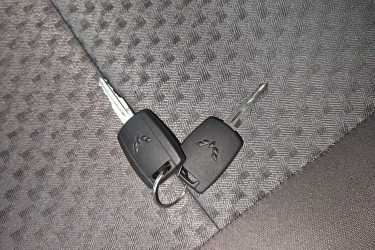 Used Wuling Rongguang New Truck 2023 1.5L Single-Row Extended Version Standard LAR Vehicle Key