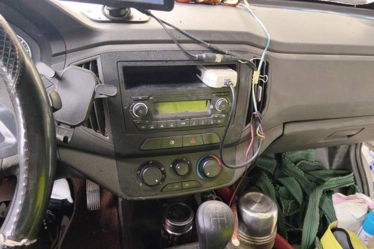 Used Wuling Rongguang New Truck 2023 2.0L Single-Row Extended Version Base Model LJM20B Audio And AC Panel