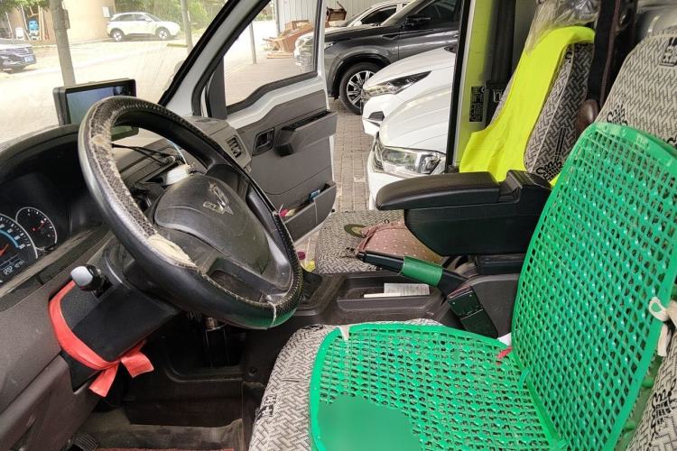 Used Wuling Rongguang New Truck 2023 2.0L Single-Row Extended Version Base Model LJM20B Left Front Seat