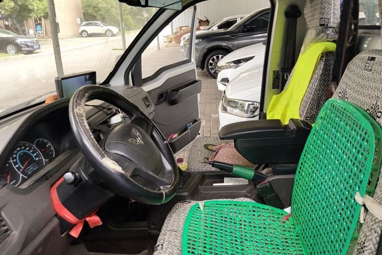 Used Wuling Rongguang New Truck 2023 2.0L Single-Row Extended Version Base Model LJM20B Left Rear Seat