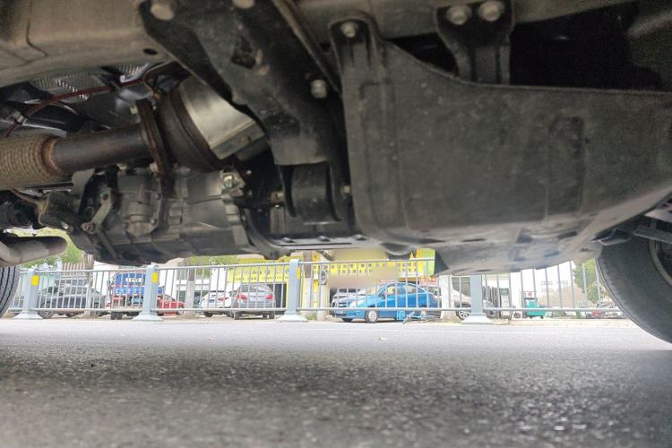 Used Wuling Rongguang New Truck 2024 2.0L Double-Cab Extra-Long Version with Dual Rear Wheels – Base Model Chassis Front Right