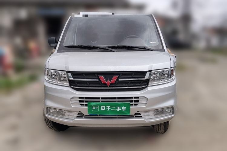 Used Wuling Rongguang New Truck 2024 2.0L Extra-Long Double-Cab Version with Dual Rear Wheels – Comfort Edition Front