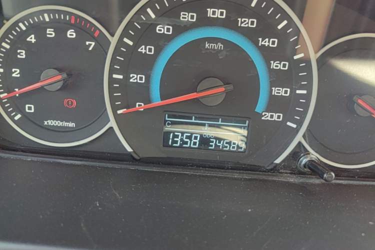 Used Wuling Rongguang New Truck 2024 2.0L Extra-Long Double-Cab Version with Dual Rear Wheels – Comfort Edition Instrument Cluster
