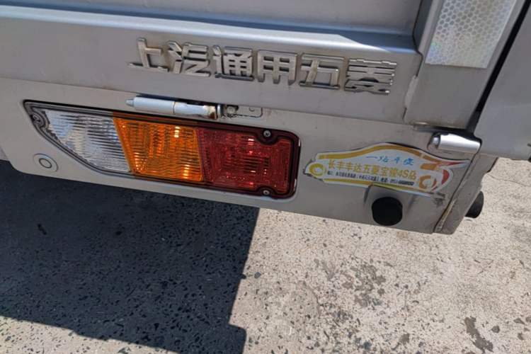 Used Wuling Rongguang New Truck 2024 2.0L Extra-Long Double-Cab Version with Dual Rear Wheels – Comfort Edition Right Rear Taillight