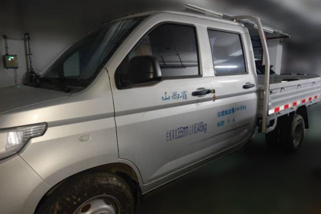 Used Wuling Rongguang New Truck 2024 2.0L Extra-Long Double-Cab Version with Dual Rear Wheels – Comfort Edition