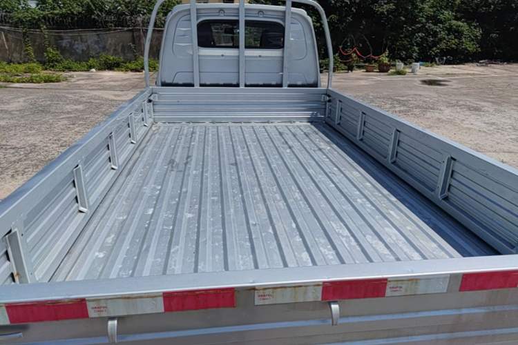 Used Wuling Rongguang New Truck 2024 2.0L Extra-Long Double-Cab Version with Dual Rear Wheels – Comfort Edition Trunk