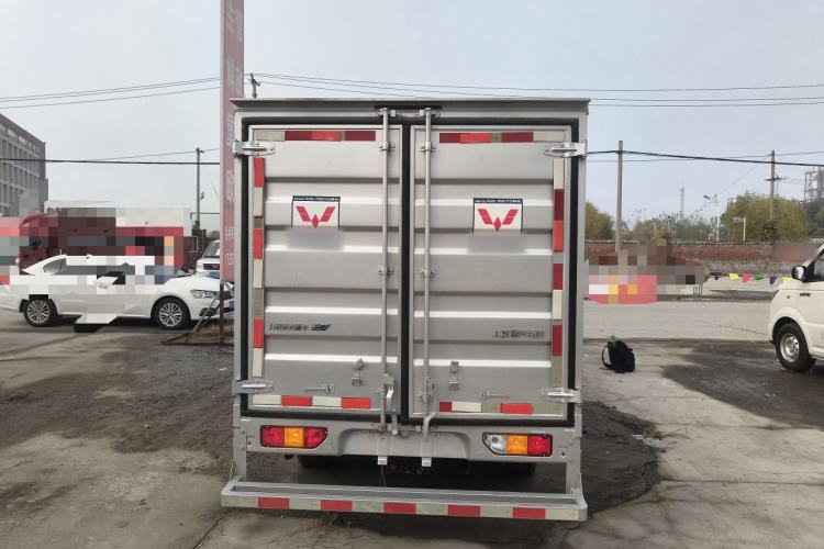 Used Wuling Rongguang New Truck EV 2023 Container Truck Single Row Single Layer Side-Opening Door Exterior 4