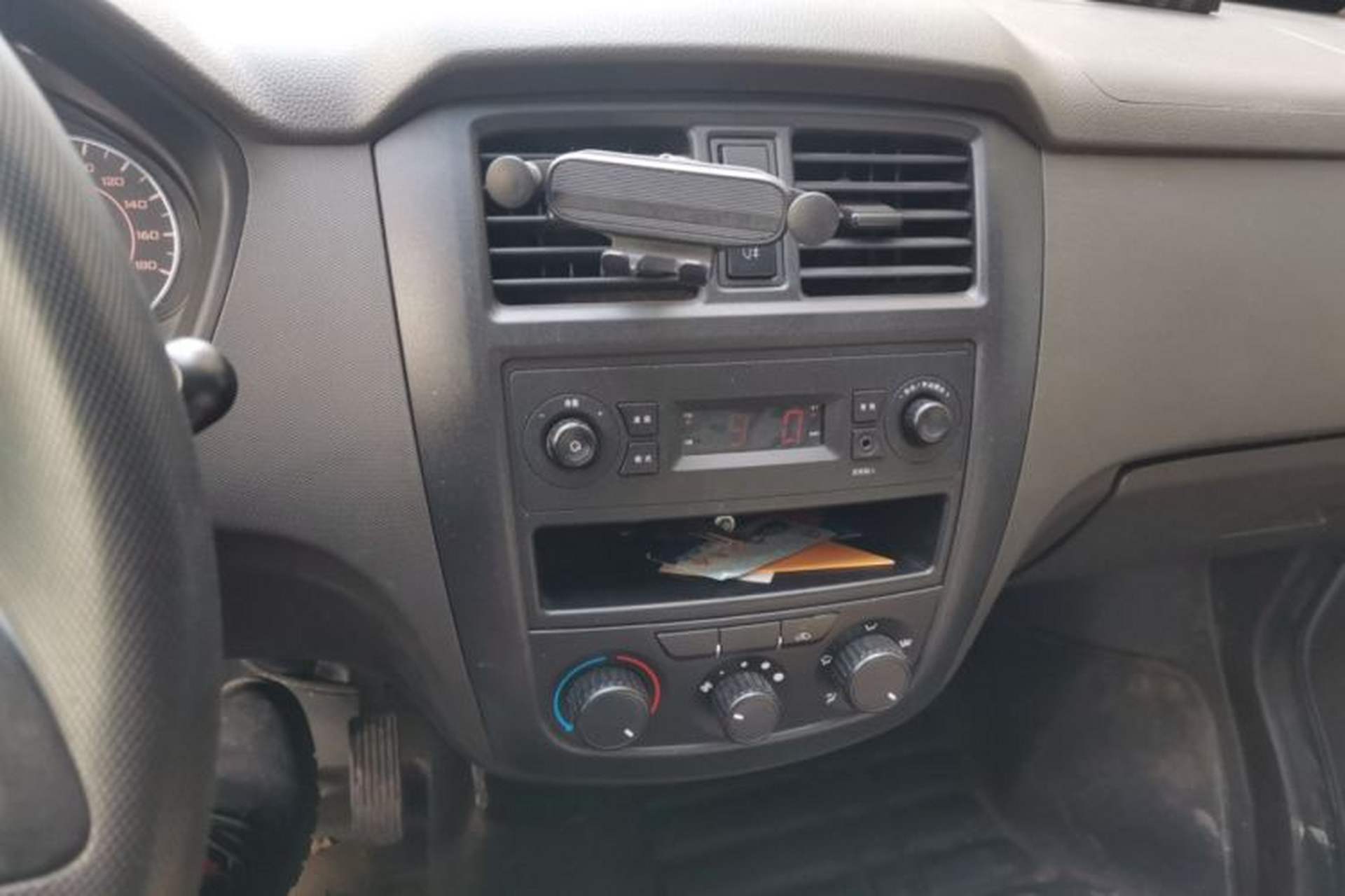 Used Wuling Rongguang S 2023 1.5L Base Version 5/7 Seats Audio And AC Panel