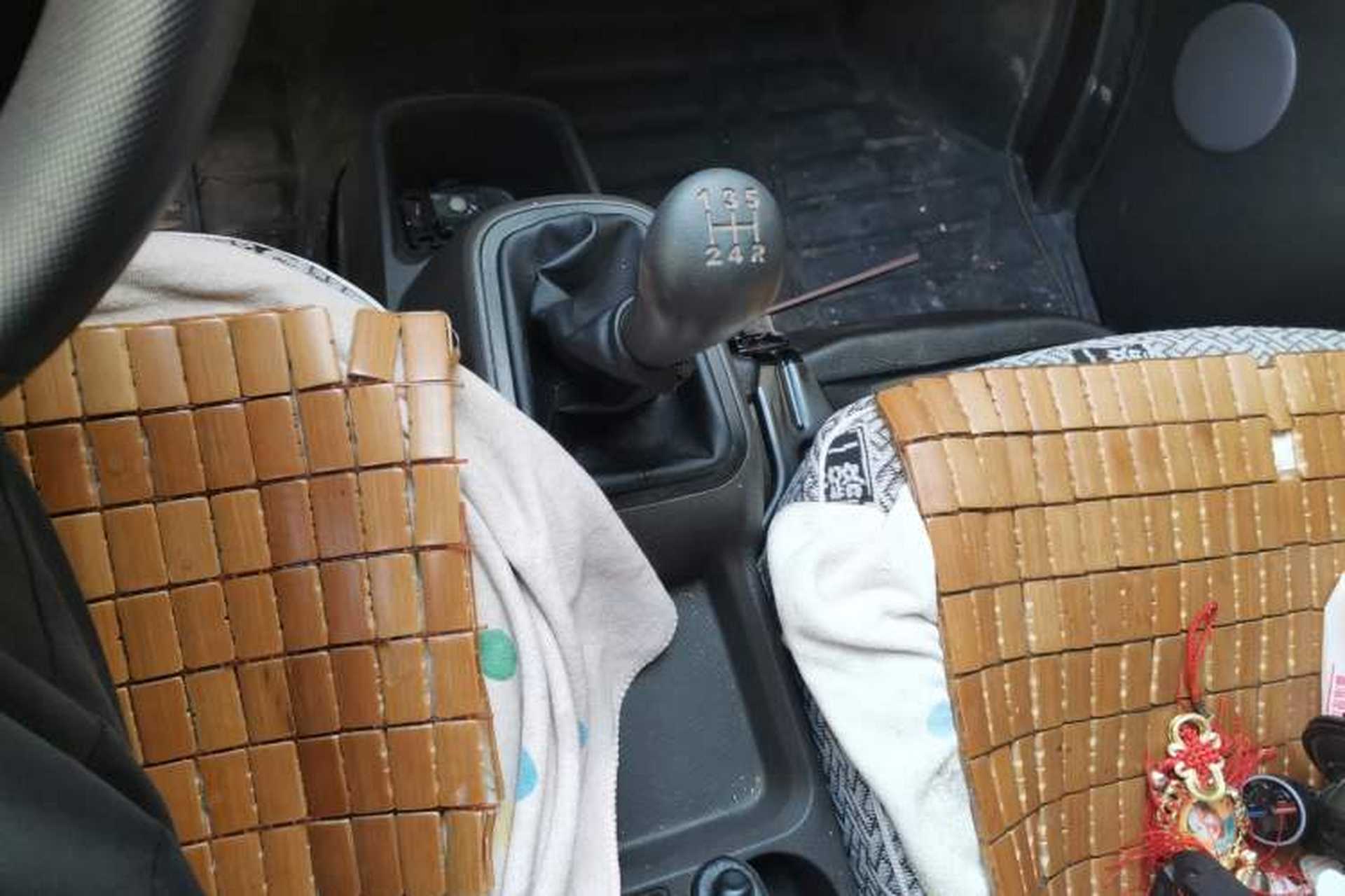 Used Wuling Rongguang S 2023 1.5L Base Version 5/7 Seats Gear Lever