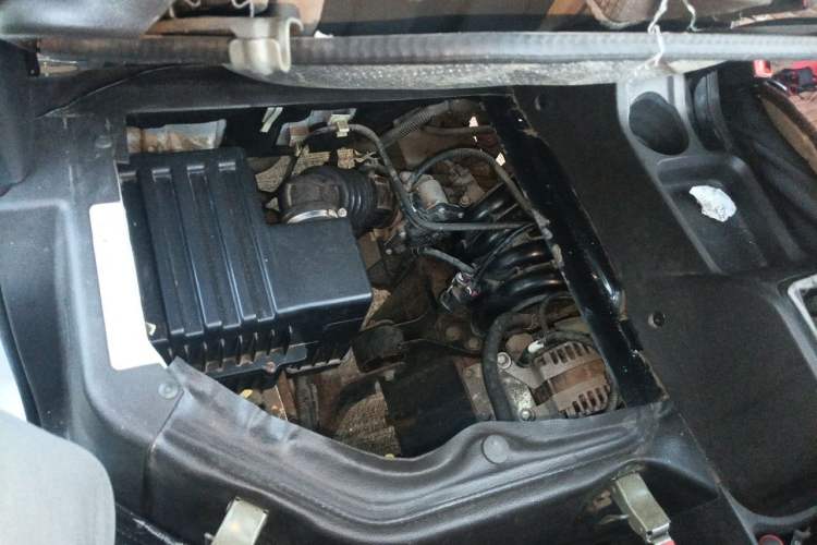 Used Wuling Rongguang S  Engine Bay