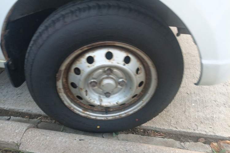 Used Wuling Rongguang S  Right Front Wheel Hub