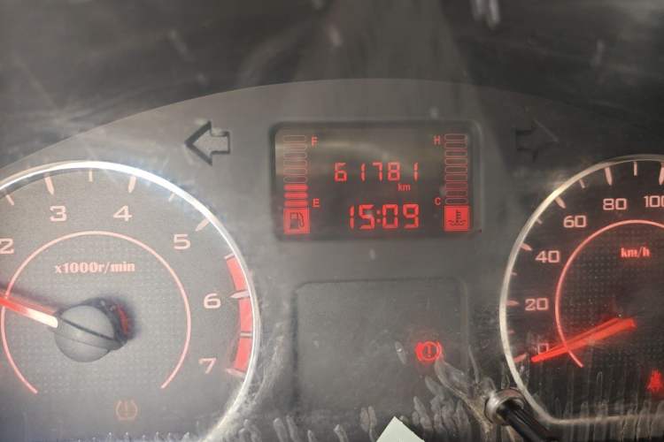 Used Wuling Rongguang S 2021 1.2L Base Model 5-Seater LSI Odometer Close Up