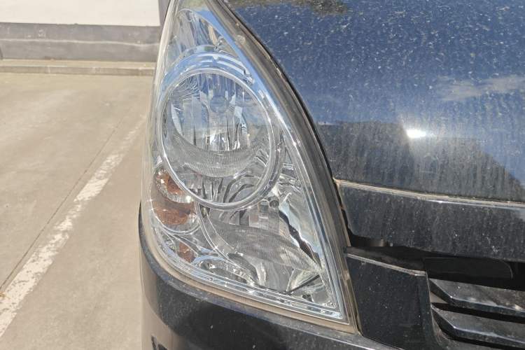 Used Wuling Rongguang S 2021 1.2L Base Model 5-Seater LSI Right Front Headlight