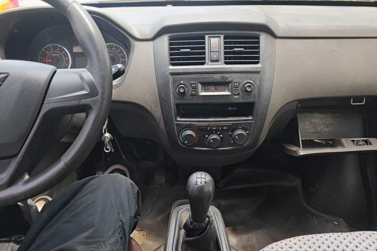Used Wuling Rongguang S 2021 1.2L Standard Edition Air-Conditioned 5-Seater LSI Audio And AC Panel