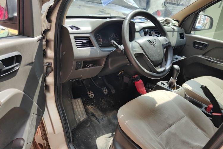 Used Wuling Rongguang S 2021 1.2L Standard Model Window-Sealed Car with Air Conditioning 5 Seats LSI Driver Seat